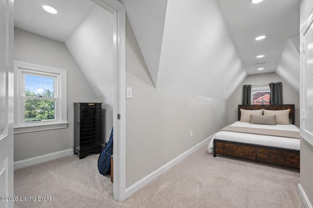 5214 Valley Station Rd, Louisville, KY 40272