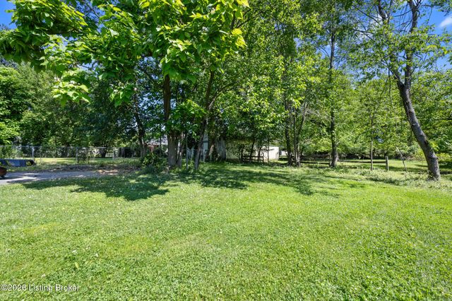 5214 Valley Station Rd, Louisville, KY 40272
