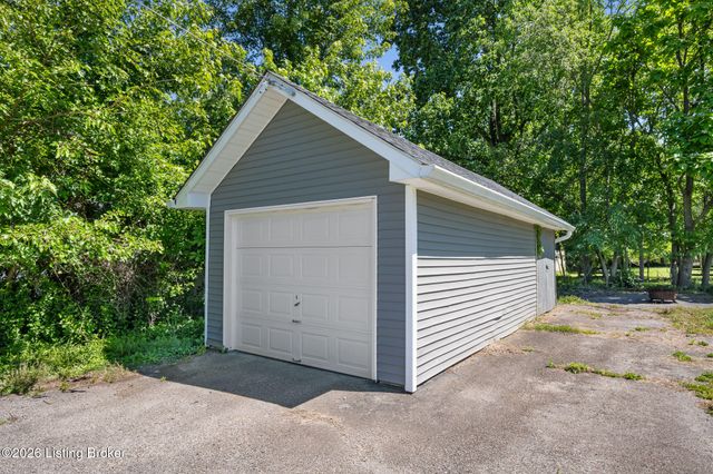 5214 Valley Station Rd, Louisville, KY 40272