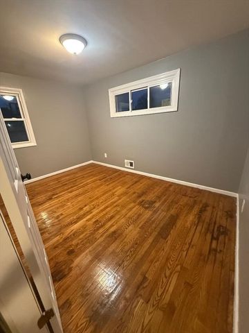 36 Daley St, Chicopee, MA 01013