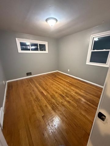 36 Daley St, Chicopee, MA 01013