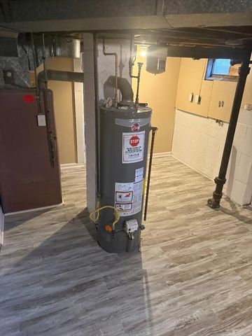 36 Daley St, Chicopee, MA 01013