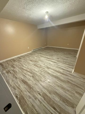 36 Daley St, Chicopee, MA 01013