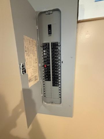 36 Daley St, Chicopee, MA 01013