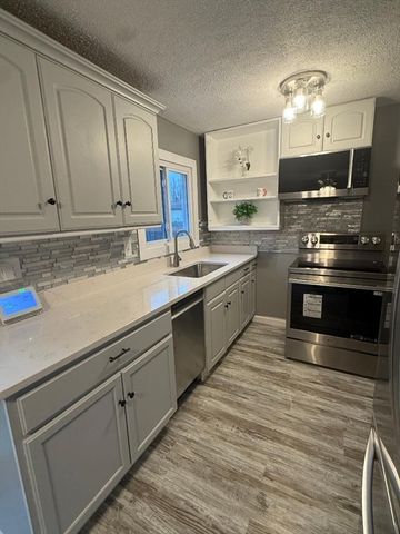 36 Daley St, Chicopee, MA 01013