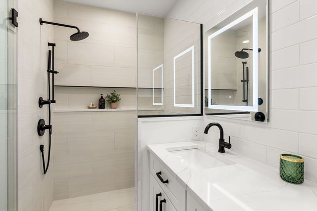 16 Franklin Street 2401, Salem, MA 01970