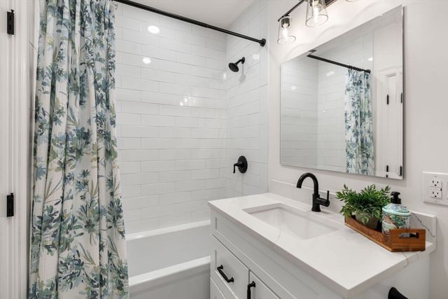 16 Franklin Street 2401, Salem, MA 01970