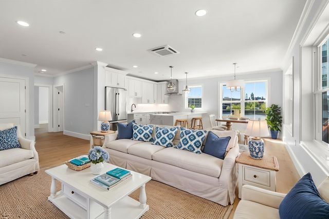 16 Franklin Street 2401, Salem, MA 01970