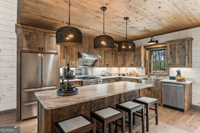 2594 Hwy 2, Blue Ridge, GA 30513