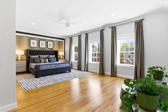 72 Hancock St, Bedford, MA 01730