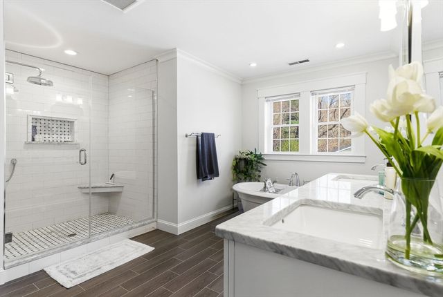 72 Hancock St, Bedford, MA 01730
