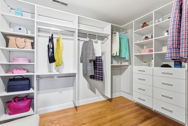 72 Hancock St, Bedford, MA 01730