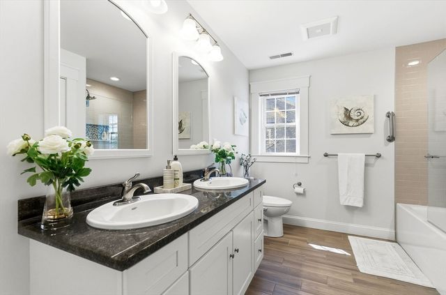 72 Hancock St, Bedford, MA 01730
