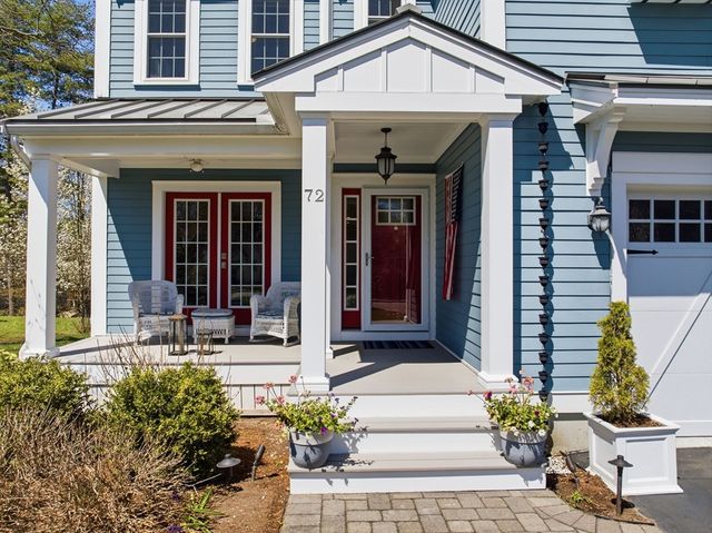72 Hancock St, Bedford, MA 01730