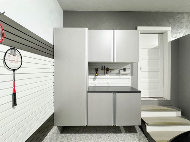 72 Hancock St, Bedford, MA 01730