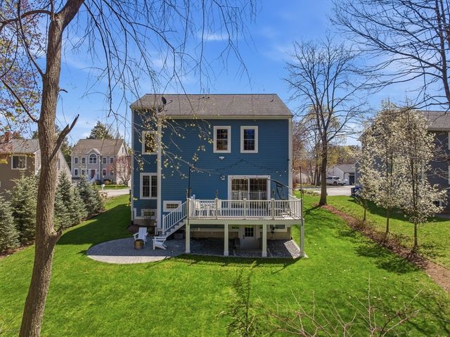 72 Hancock St, Bedford, MA 01730