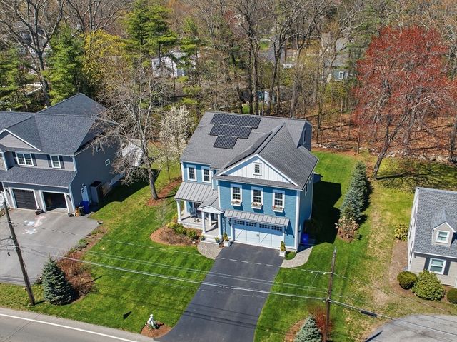 72 Hancock St, Bedford, MA 01730