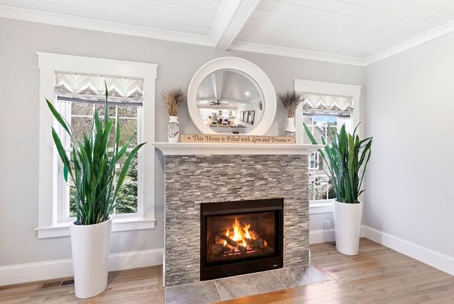72 Hancock St, Bedford, MA 01730