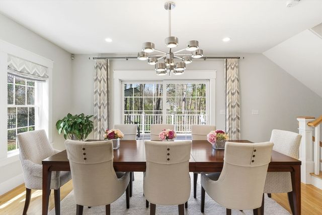 72 Hancock St, Bedford, MA 01730