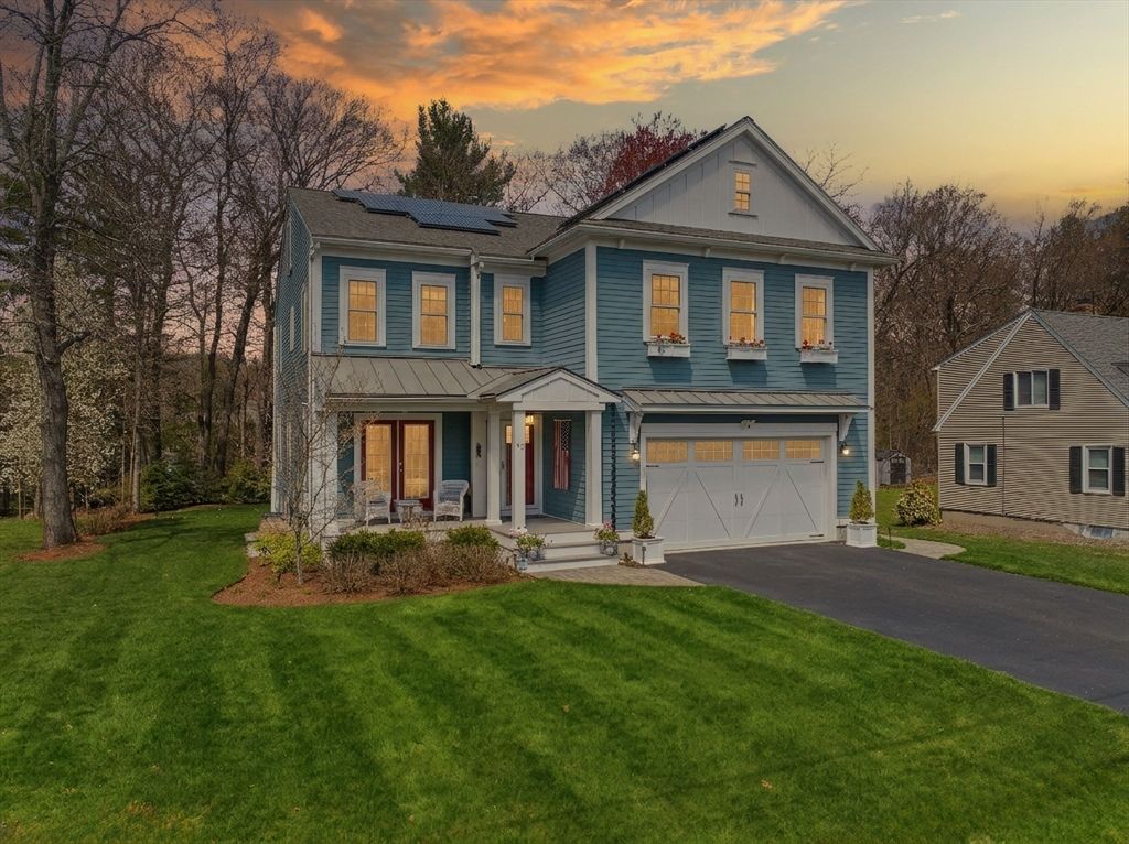 72 Hancock St, Bedford, MA 01730