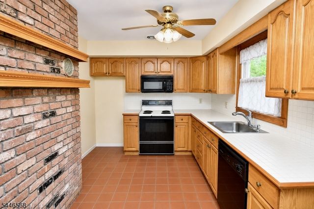 18 Summit Rd, Sparta Twp., NJ 07871