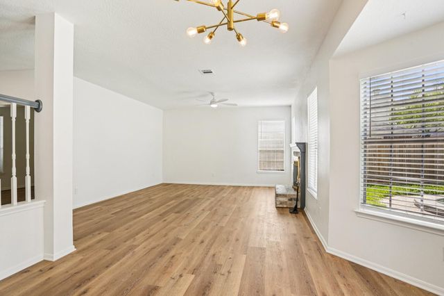 1808 N Mission Circle, Friendswood, TX 77546