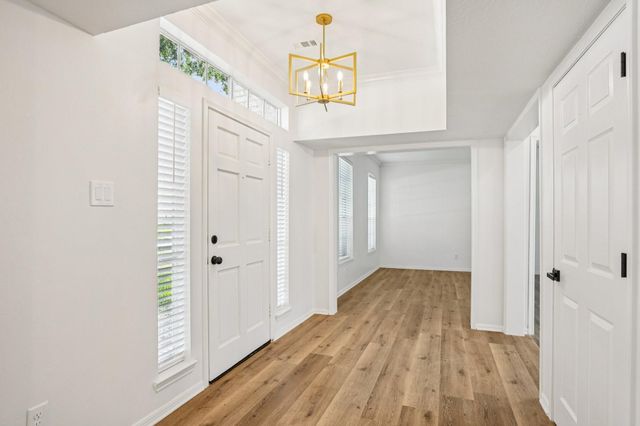 1808 N Mission Circle, Friendswood, TX 77546