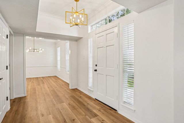 1808 N Mission Circle, Friendswood, TX 77546