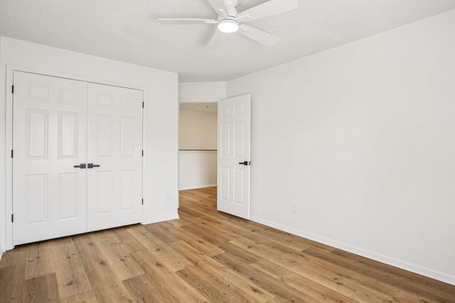 1808 N Mission Circle, Friendswood, TX 77546