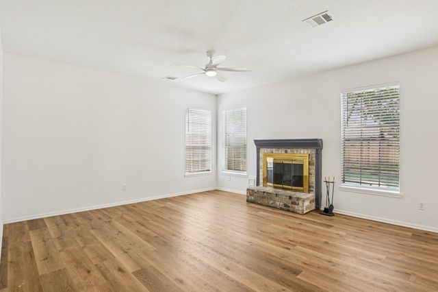 1808 N Mission Circle, Friendswood, TX 77546