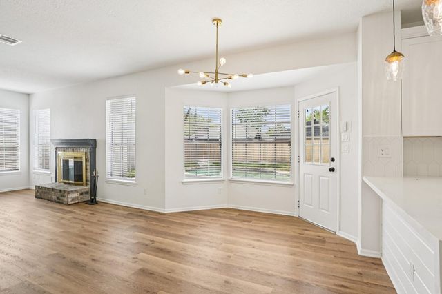 1808 N Mission Circle, Friendswood, TX 77546