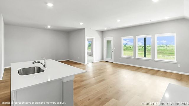 7519 E 156th Place S, Bixby, OK 74008