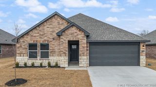 7519 E 156th Place S, Bixby, OK 74008