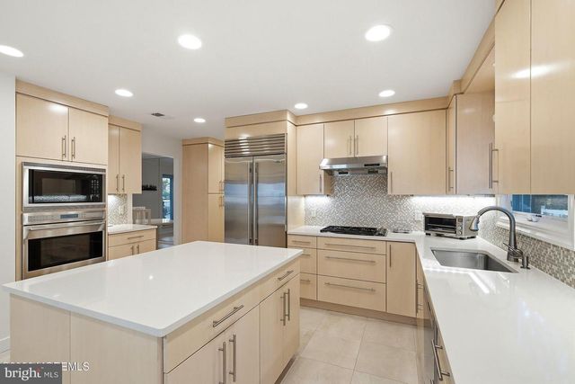 795 FOOTHILL CT, Toms River, NJ 08753