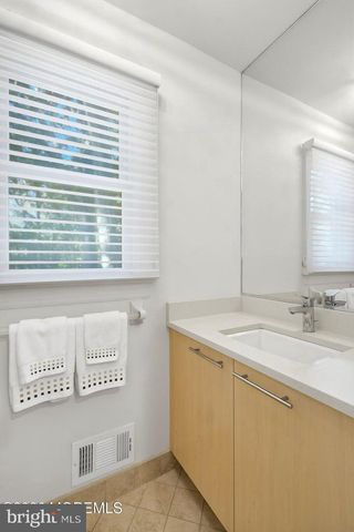 795 FOOTHILL CT, Toms River, NJ 08753