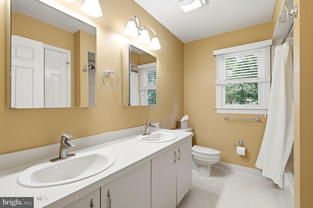 795 FOOTHILL CT, Toms River, NJ 08753