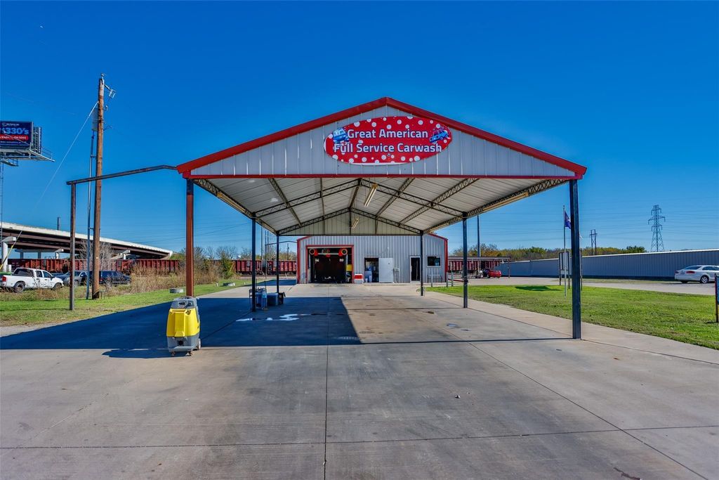 1530 N Dixon Street, Gainesville, TX 76240