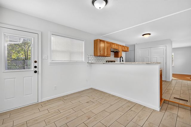 409 W Burton Street, Sherman, TX 75092