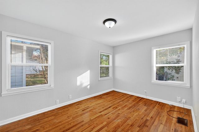 409 W Burton Street, Sherman, TX 75092