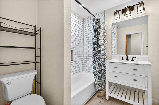 409 W Burton Street, Sherman, TX 75092