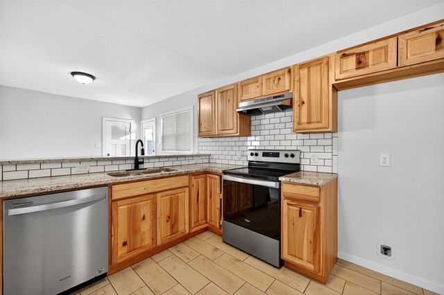 409 W Burton Street, Sherman, TX 75092