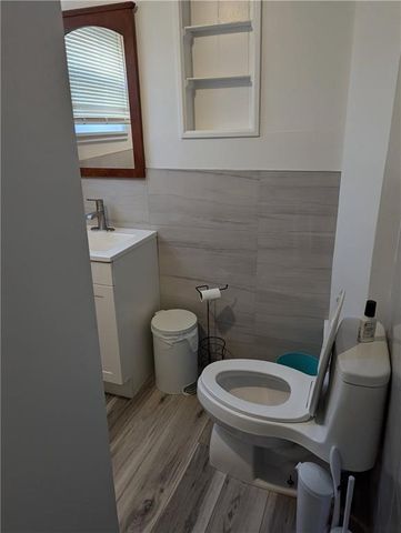 37 Ann Street 2, Newport, RI 02840