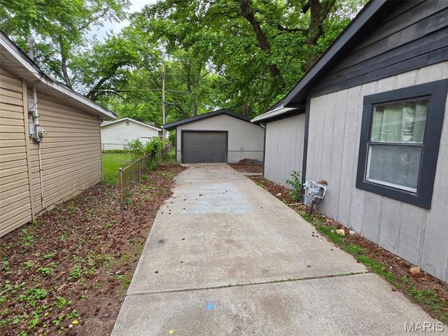125 Saint Robert Drive, Cahokia, IL 62206
