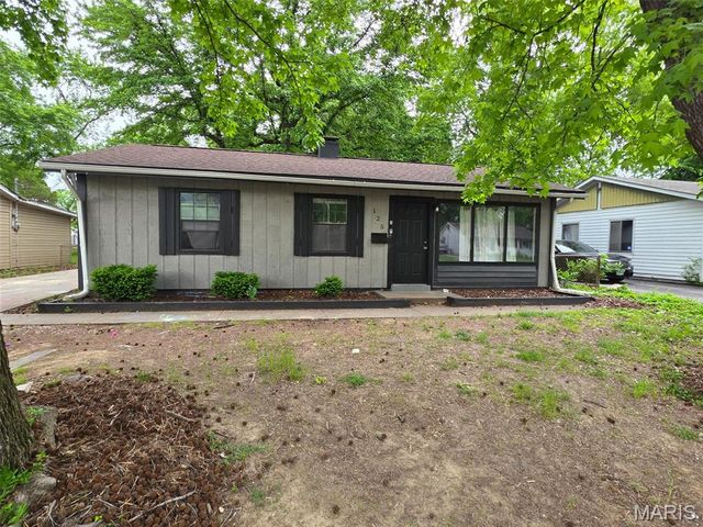 125 Saint Robert Drive, Cahokia, IL 62206