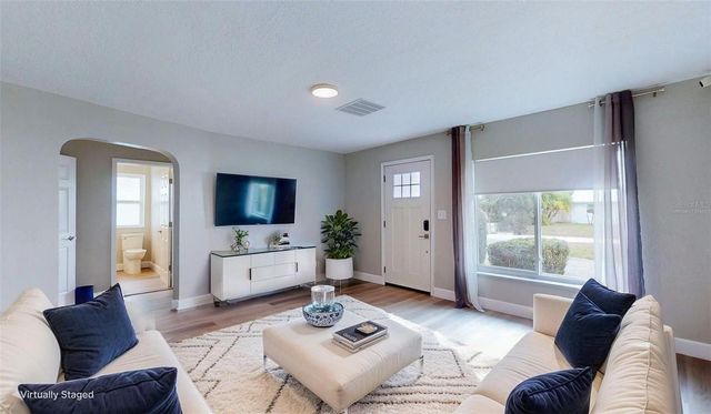 2495 37TH AVENUE N, St Petersburg, FL 33713