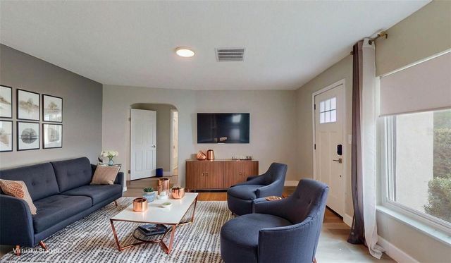 2495 37TH AVENUE N, St Petersburg, FL 33713