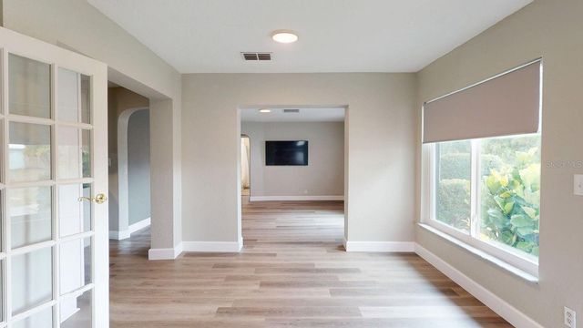 2495 37TH AVENUE N, St Petersburg, FL 33713