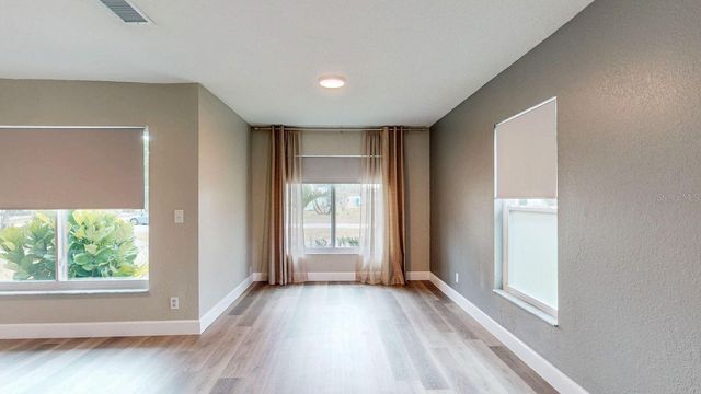 2495 37TH AVENUE N, St Petersburg, FL 33713