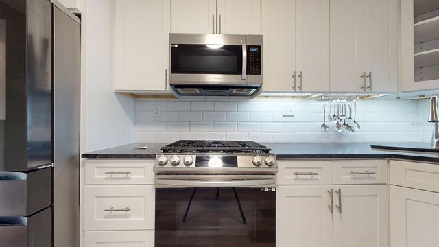 2495 37TH AVENUE N, St Petersburg, FL 33713