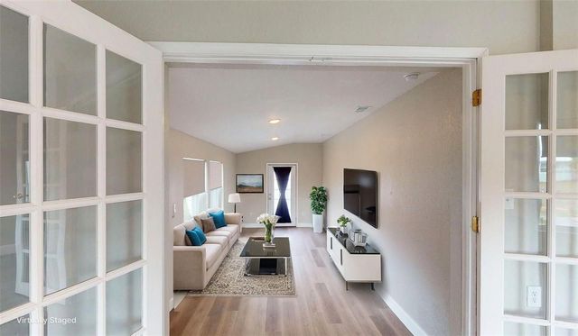 2495 37TH AVENUE N, St Petersburg, FL 33713